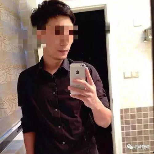 抖音纹身男网红吃瓜图片,抖音热议一幕引网友热议  第1张