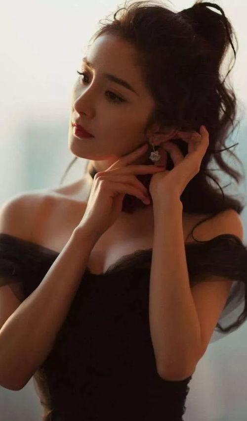 新红楼杨幂爆料视频播放,独家爆料幕后花絮与精彩瞬间  第2张